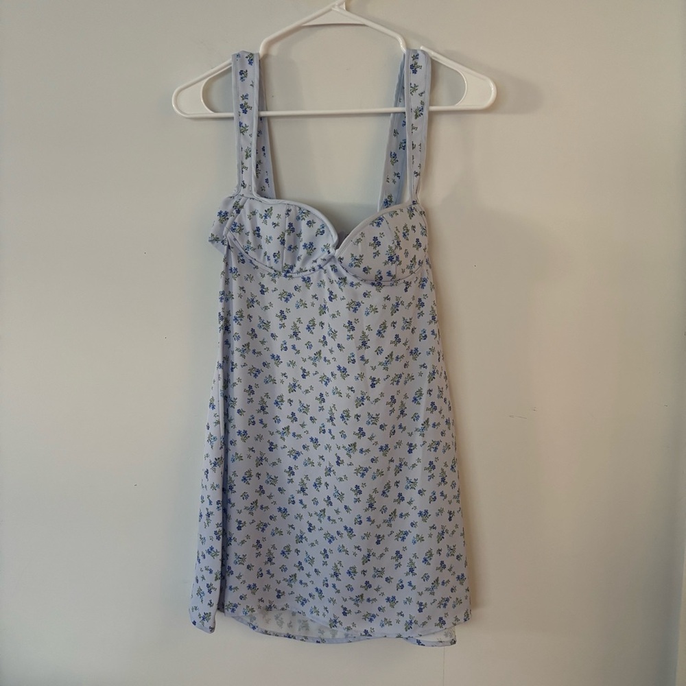 brand new! rumours light blue & green floral open back flowy mini dress🩵